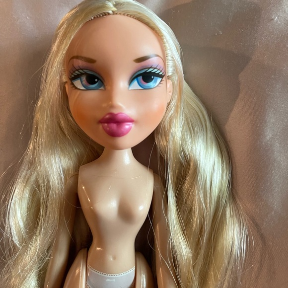 (SOLD) Campfire Cloe (2005) | Bratz - Picture 5 of 14
